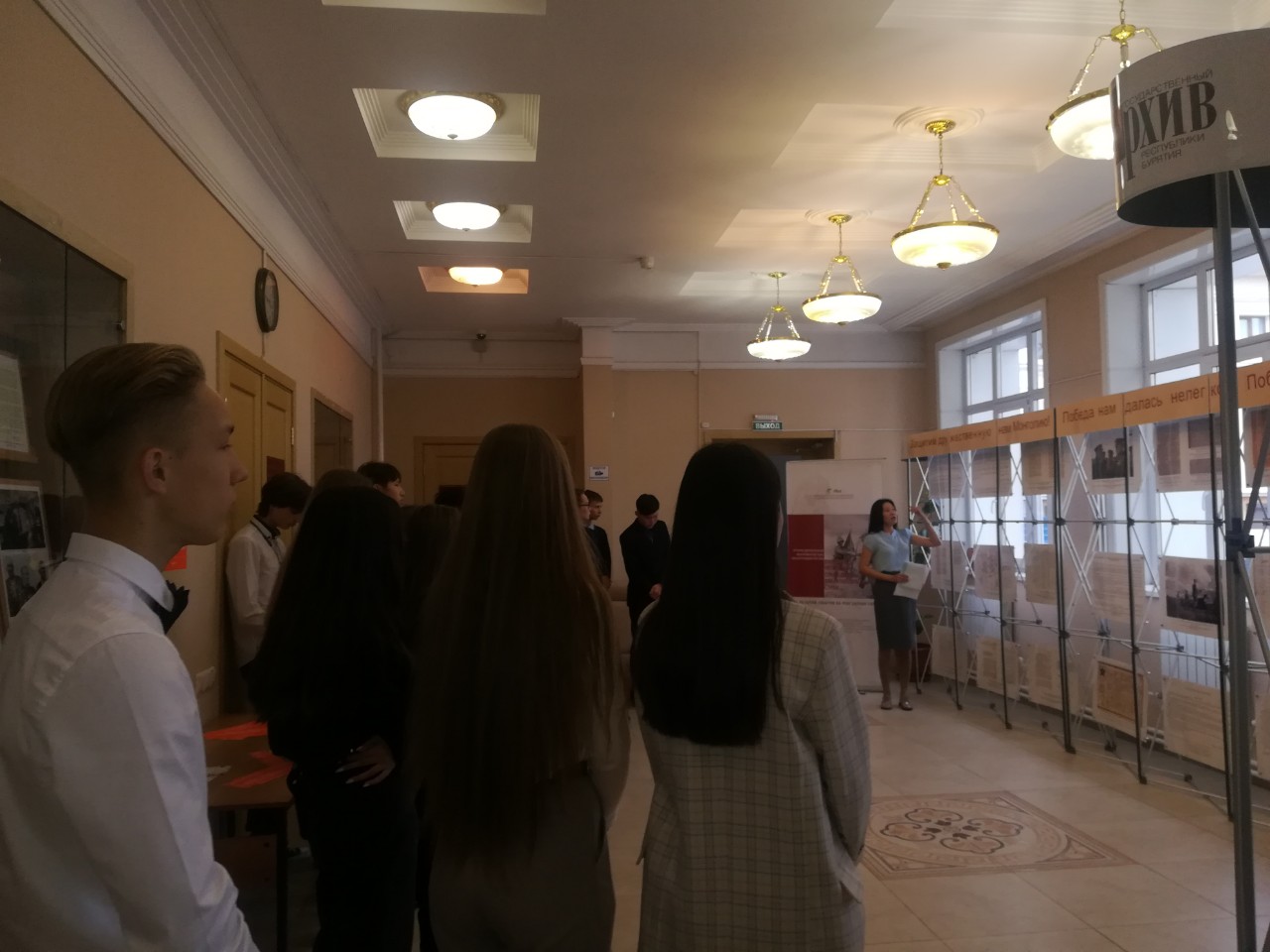 Государственный архив Республики Бурятия провел 5 экскурсий по выставке «Память и нетленная слава двух побратавшихся стран…» (К 80-летию событий на реке Халхин-Гол) для учащихся школ